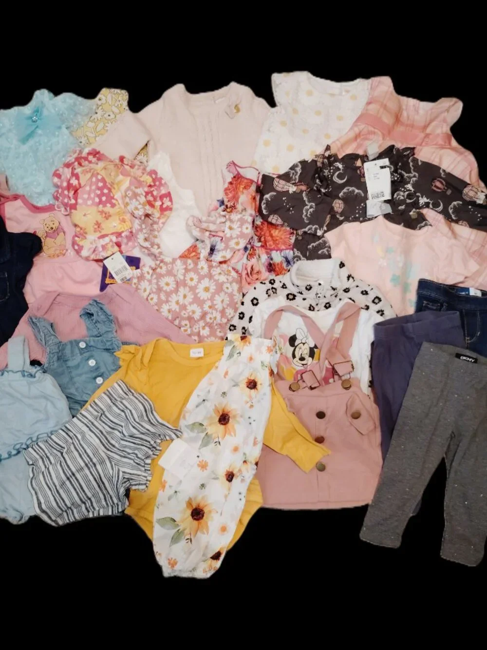 HUGE LOT OF CLOTHES TOPS JEANS DRESSES OUTFITS OLD NAVY~GIRLS SIZE 12M 12 MONTHS
